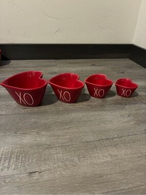 Rae Dunn XO measuring cups